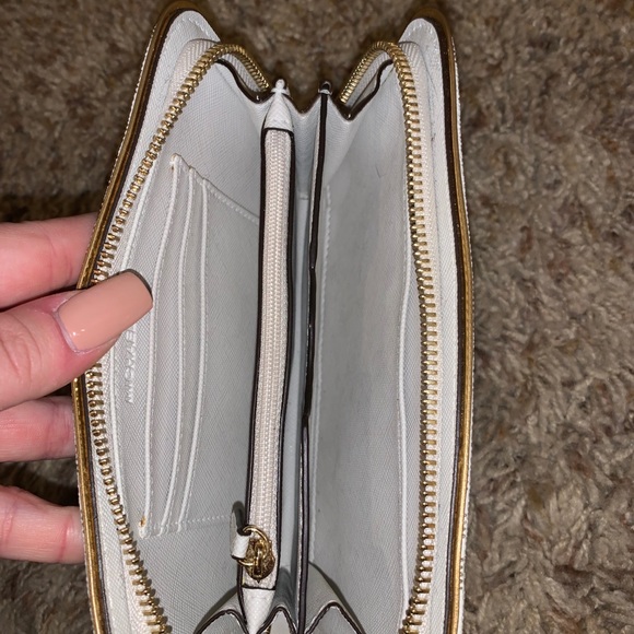 Wallet - Picture 3 of 4